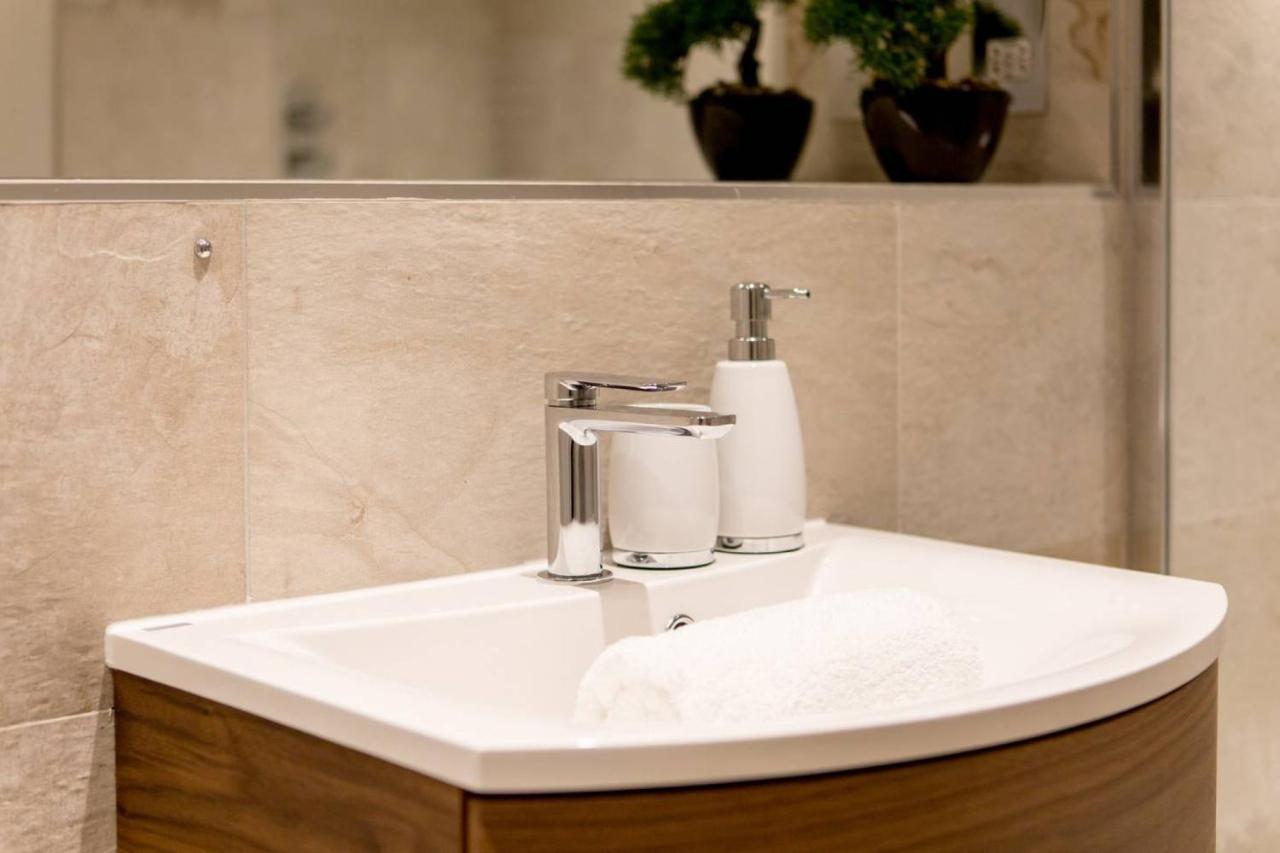 Joivy Exquisite Flat In The City Centre إدنبرة المظهر الخارجي الصورة